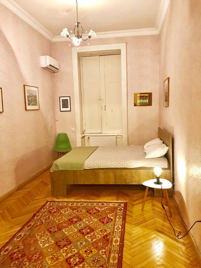 Апартаменты Freedom Square Flat Тбилиси Экстерьер фото