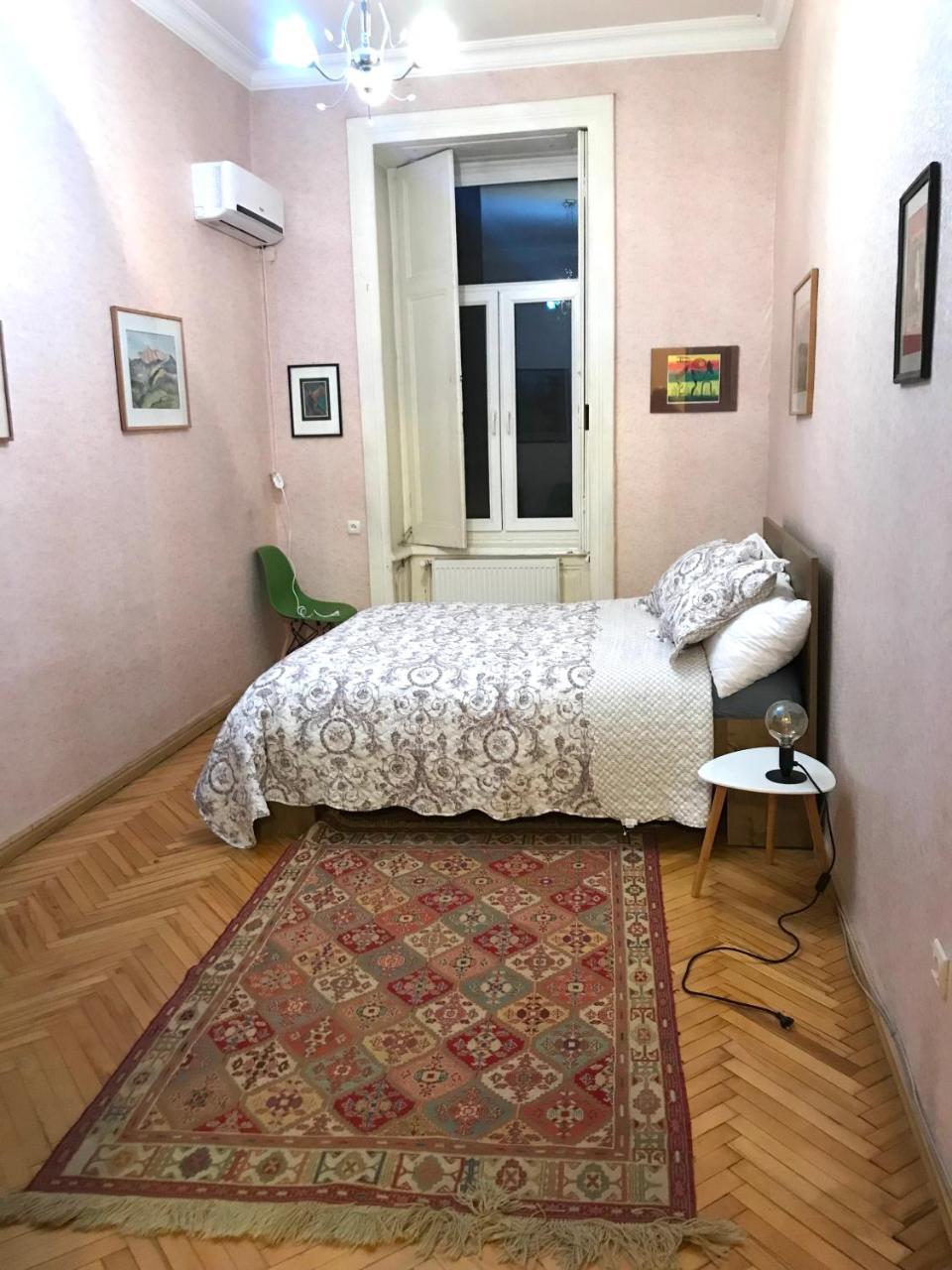 Апартаменты Freedom Square Flat Тбилиси Экстерьер фото