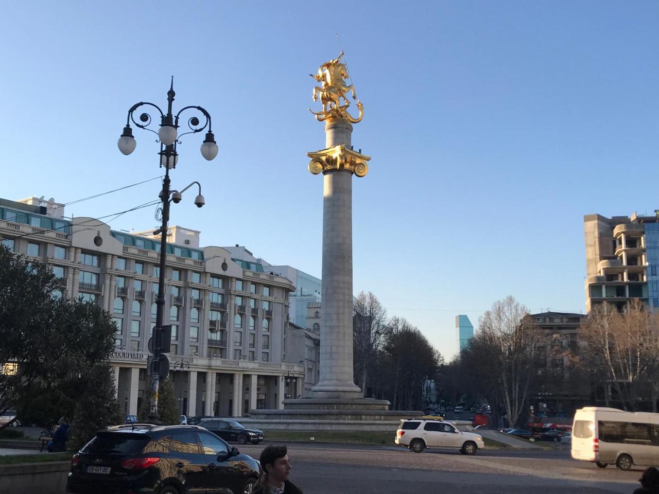 Апартаменты Freedom Square Flat Тбилиси Экстерьер фото